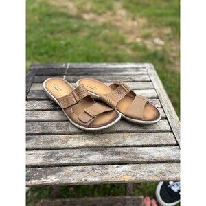 Clark’s Sandals size 7